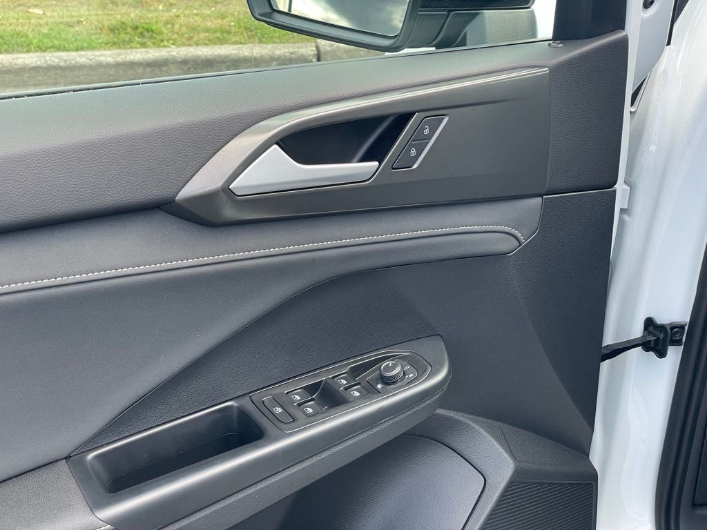 2025 Volkswagen Taos 1.5T SE Black