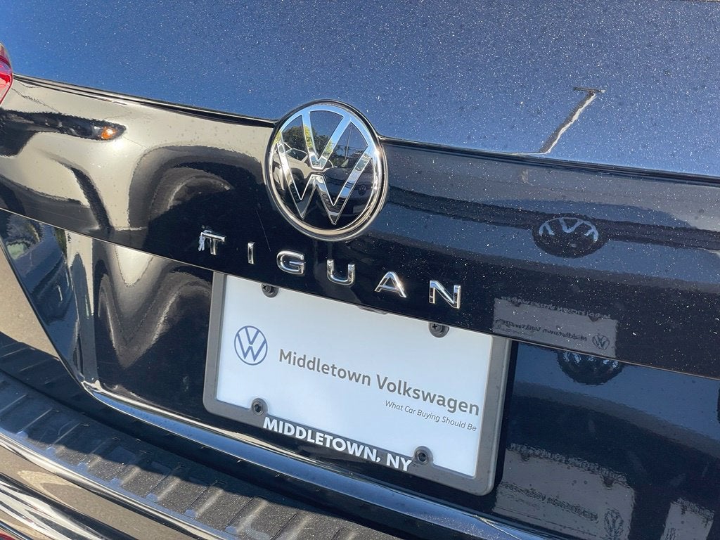 2023 Volkswagen Tiguan 2.0T SE R-Line Black