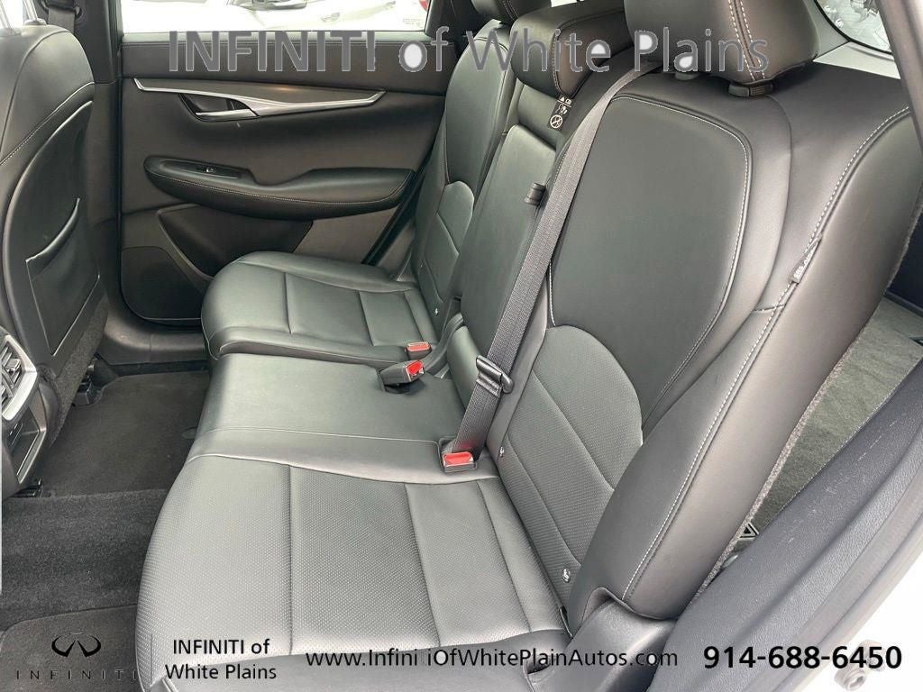 2023 INFINITI QX50 LUXE