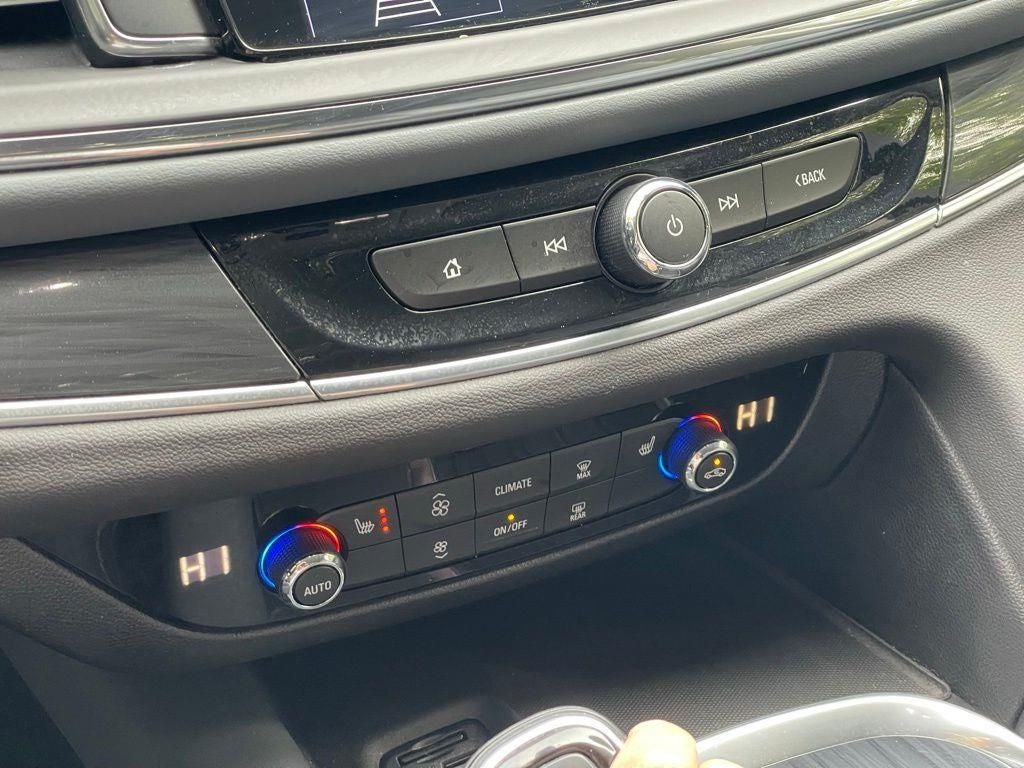 2021 Buick Enclave Essence