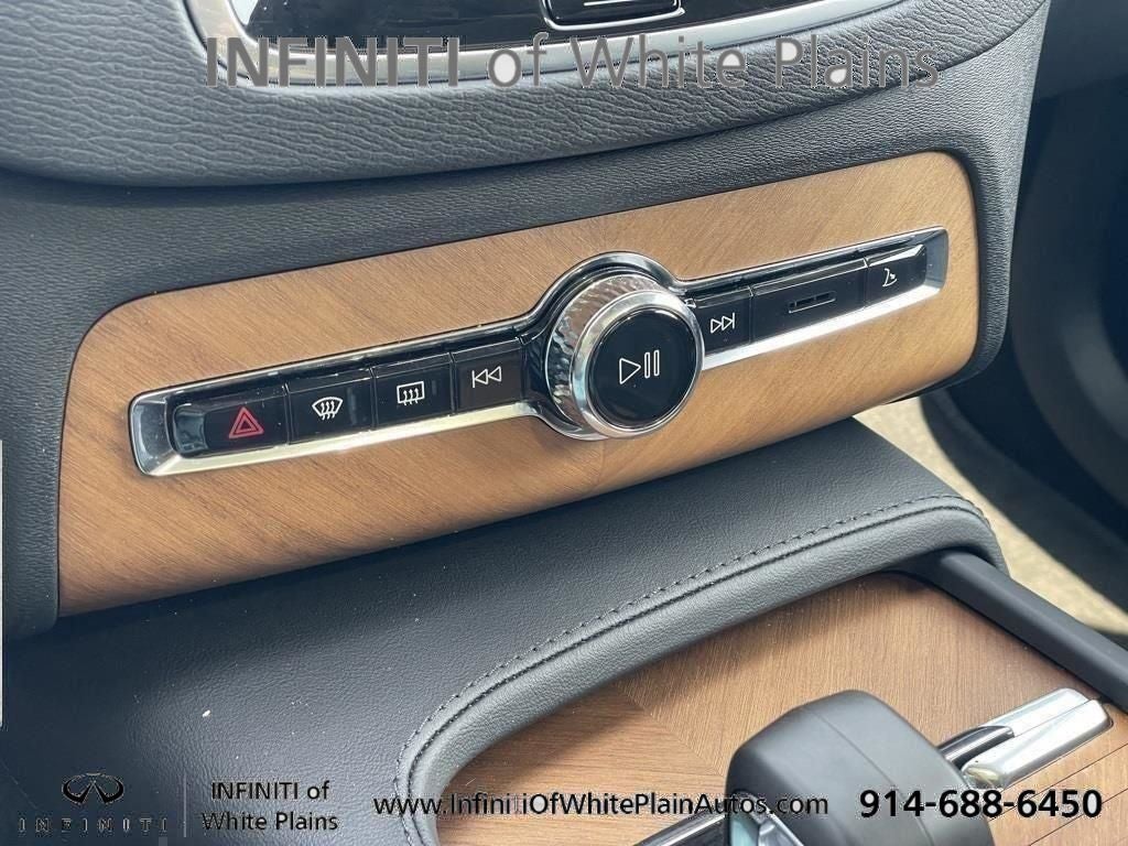 2023 Volvo XC90 B6 Plus 7-Seater w/Heated Leather, Navi, Moonroof, AWD,