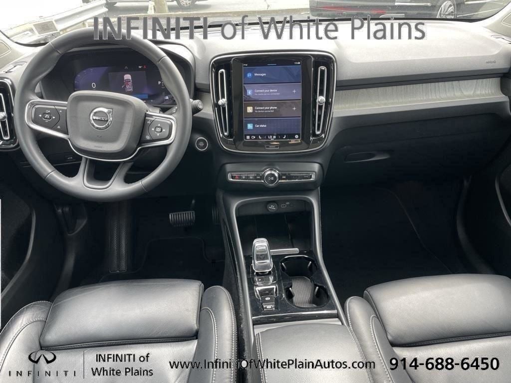 2023 Volvo XC40 B5 Plus Bright Theme