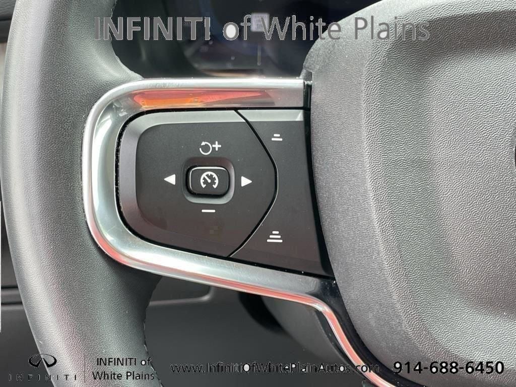 2023 Volvo XC40 B5 Plus Bright Theme