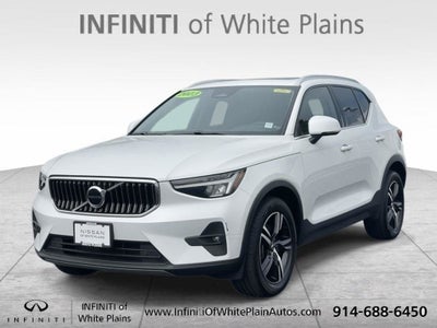 2023 Volvo XC40 B5 Plus Bright Theme