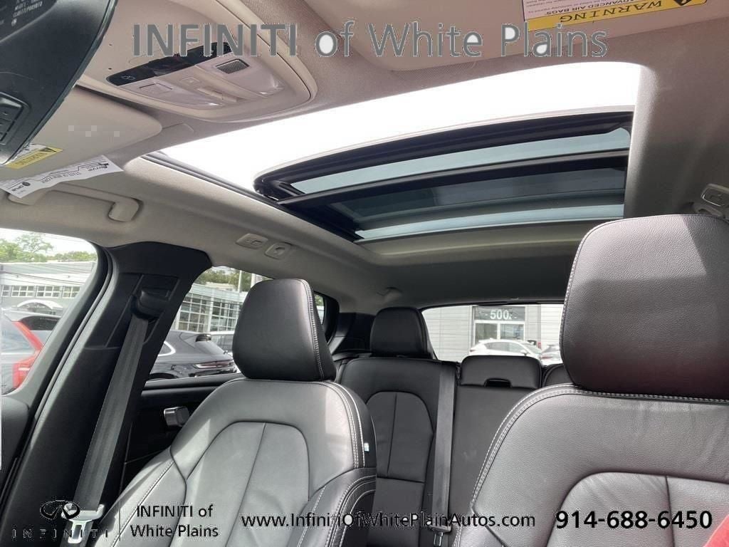 2023 Volvo XC40 B5 Plus Bright Theme