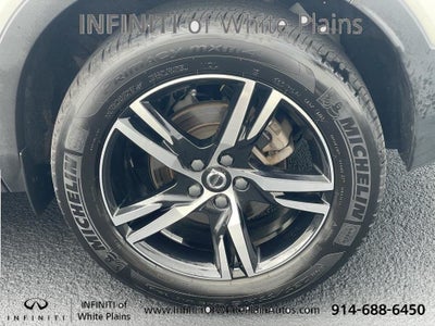 2023 Volvo XC40 B5 Plus Bright Theme