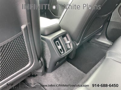 2023 Volvo XC40 B5 Plus Bright Theme