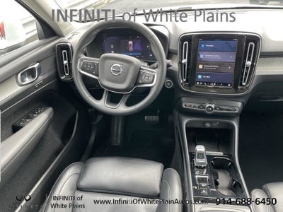2023 Volvo XC40 B5 Plus Bright Theme