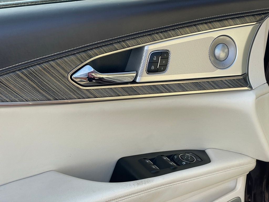 2019 Lincoln Nautilus Black Label