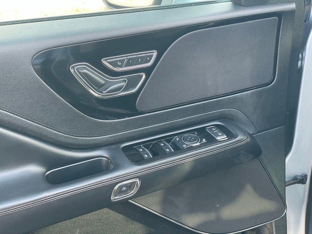 2023 Lincoln Aviator Standard