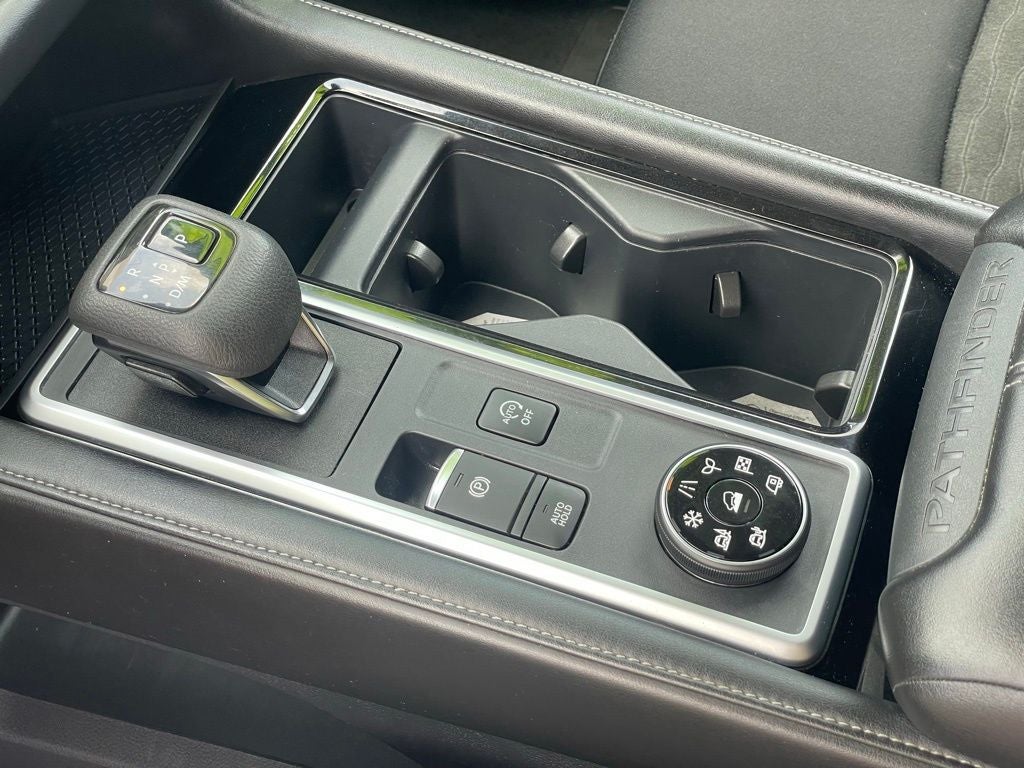 2022 Nissan Pathfinder S