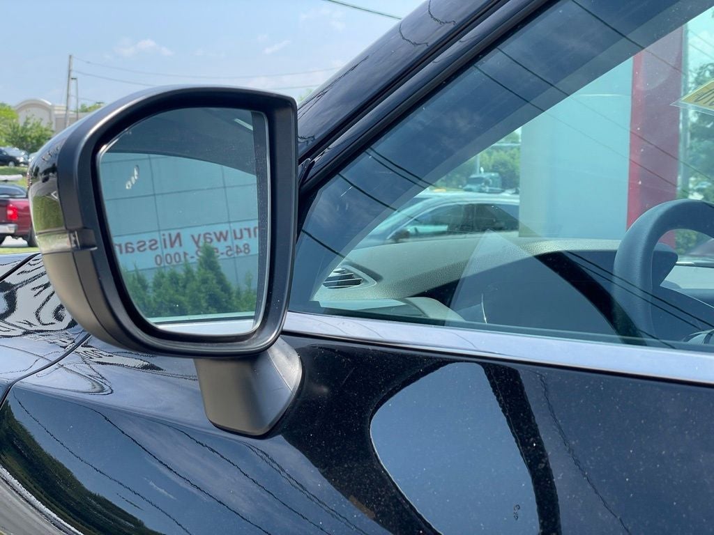 2022 Nissan Pathfinder S