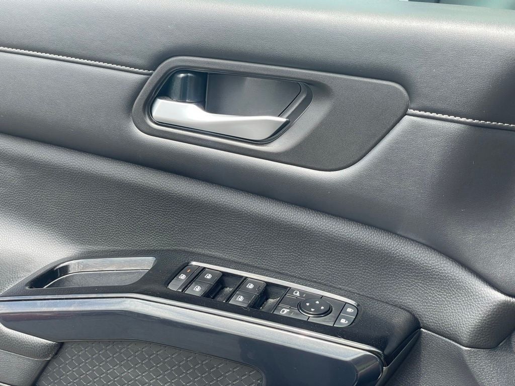 2023 Nissan Pathfinder S