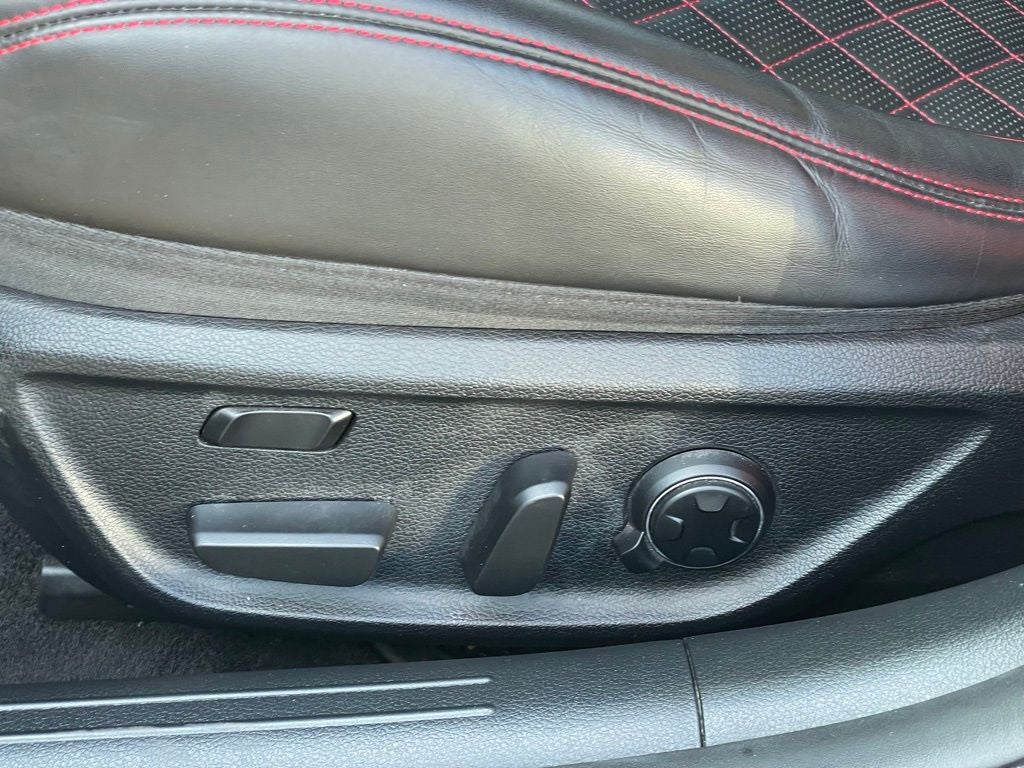 2023 Genesis G70 3.3T