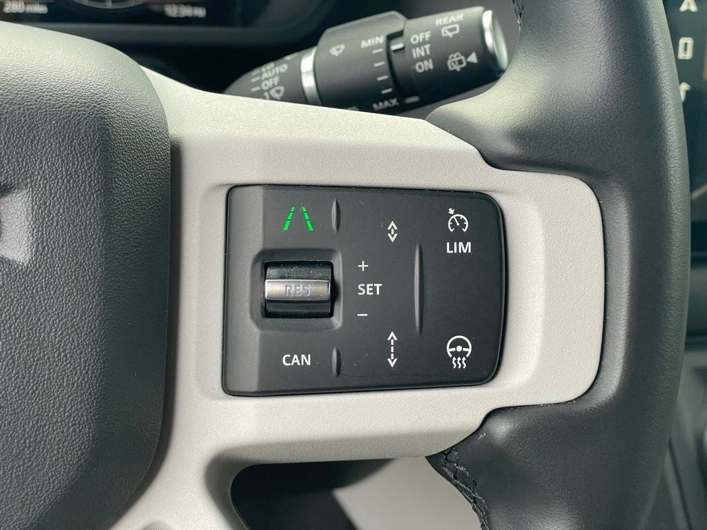 2025 Land Rover Defender 110 S