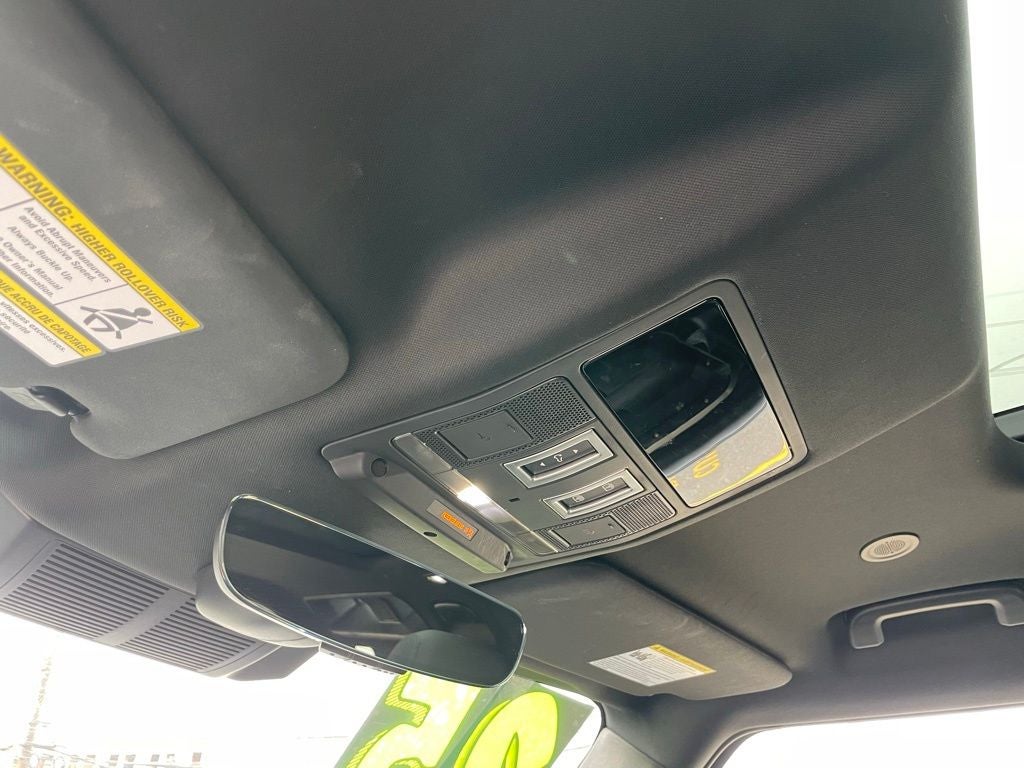 2025 Land Rover Defender 110 S