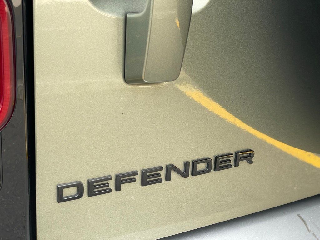 2025 Land Rover Defender 110 S