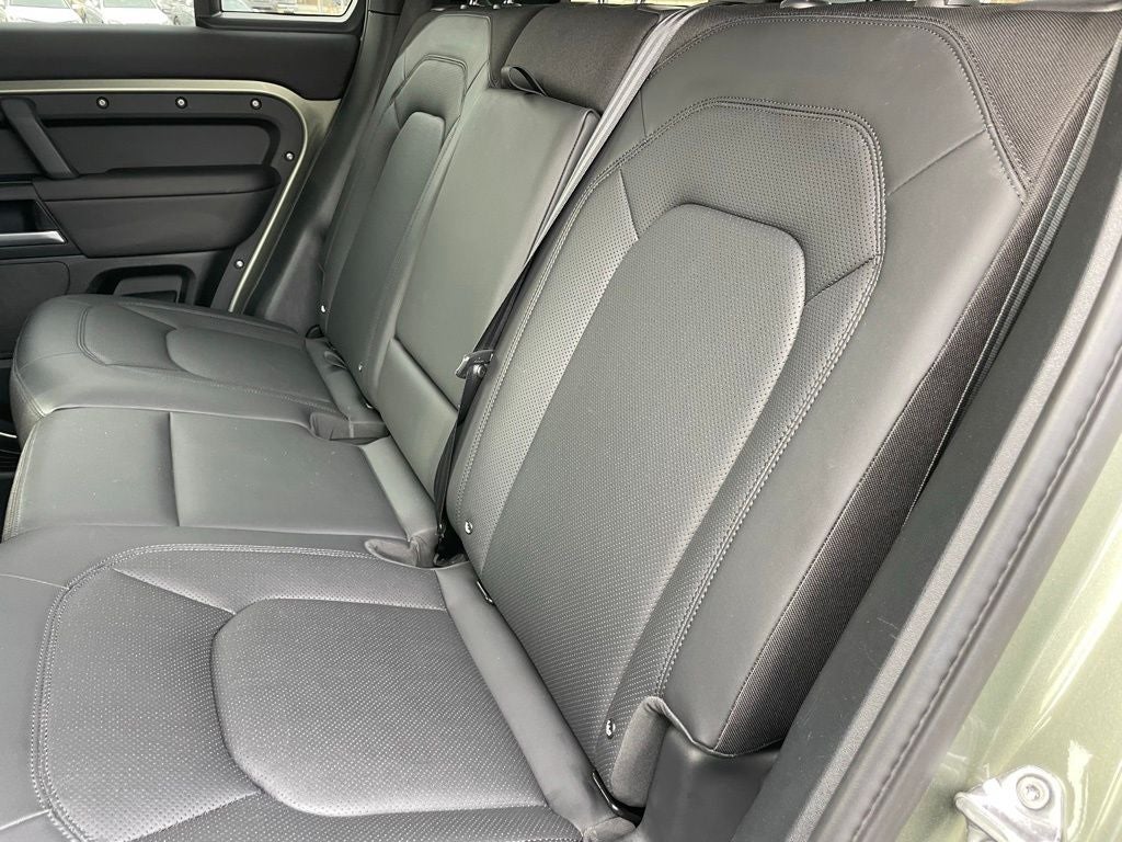 2025 Land Rover Defender 110 S