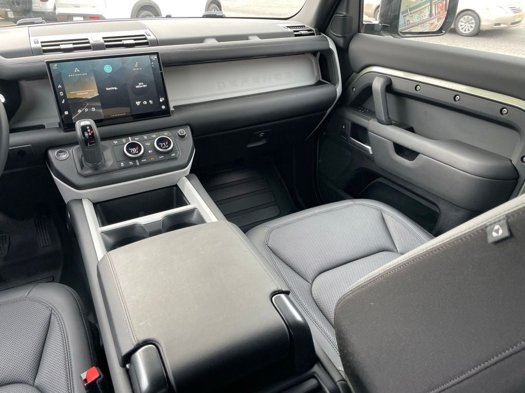 2025 Land Rover Defender 110 S