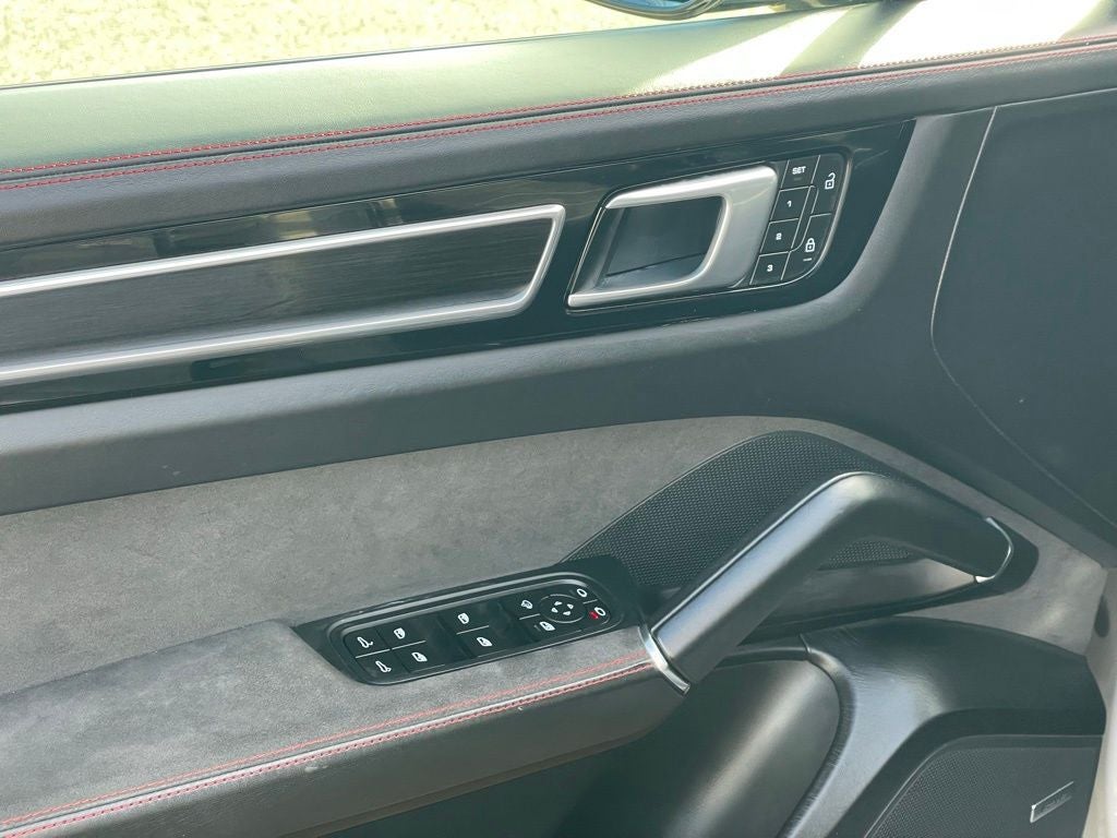 2022 Porsche Cayenne Coupe GTS