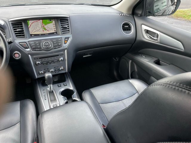 2020 Nissan Pathfinder SL