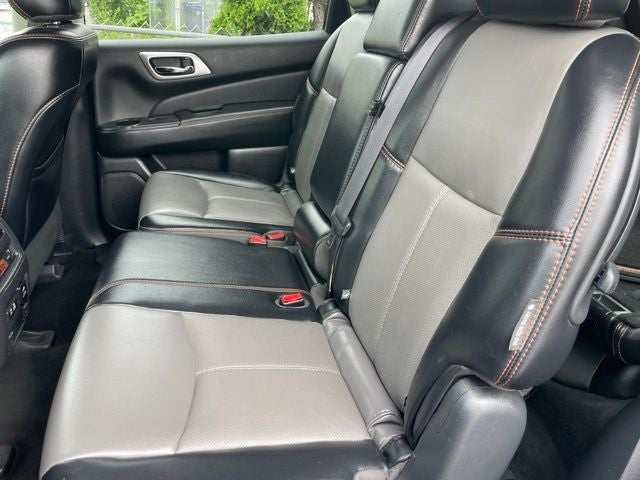 2019 Nissan Pathfinder SL