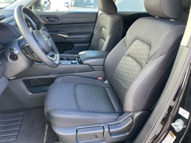 2023 Nissan Pathfinder S