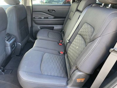 2023 Nissan Pathfinder S