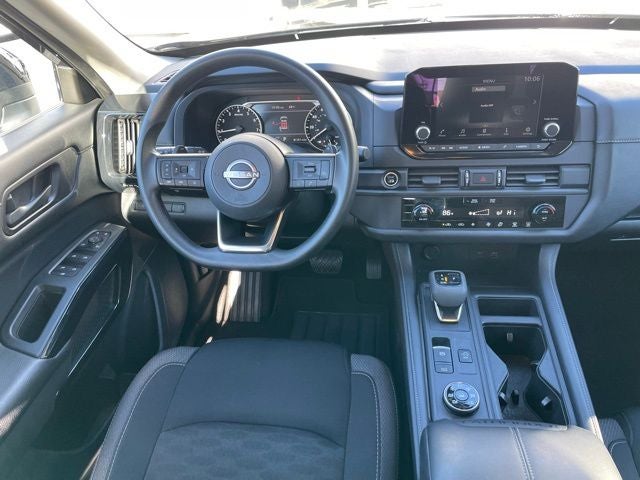 2023 Nissan Pathfinder S