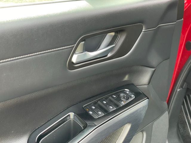 2023 Nissan Pathfinder SL w/Cross Bars