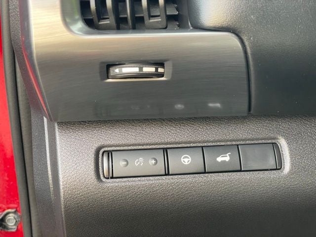 2023 Nissan Pathfinder SL w/Cross Bars