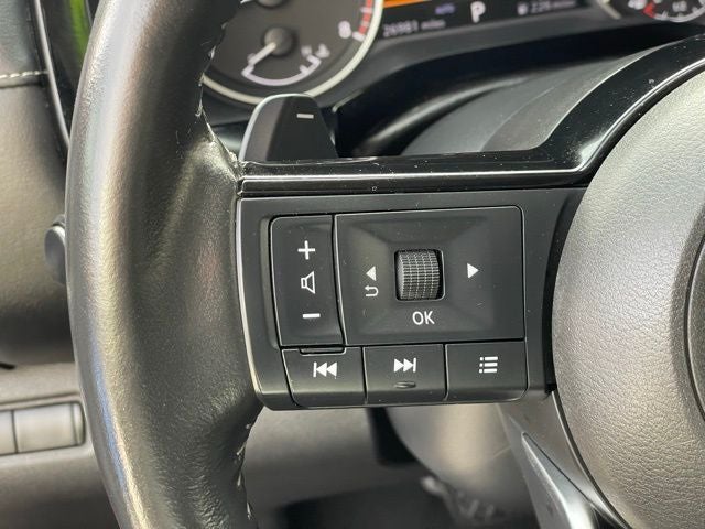 2023 Nissan Pathfinder SL w/Cross Bars