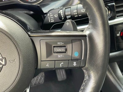 2023 Nissan Pathfinder SL w/Cross Bars