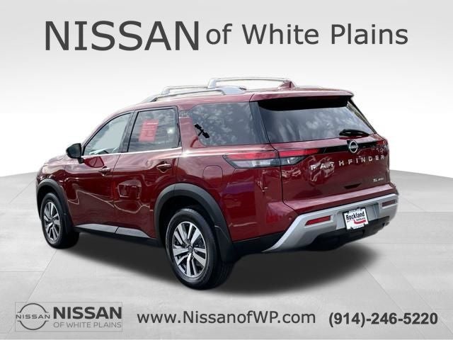 2023 Nissan Pathfinder SL w/Cross Bars
