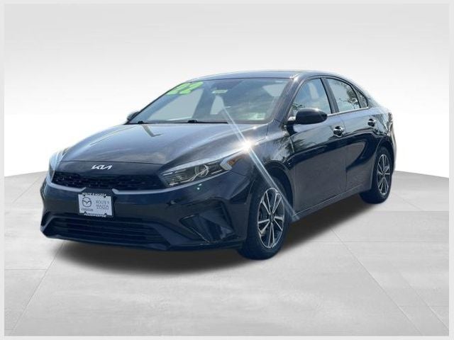 2022 Kia Forte LXS AT's photo