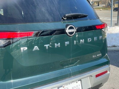 2024 Nissan Pathfinder SL