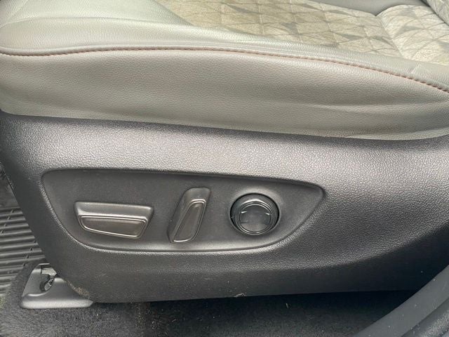 2022 Toyota Highlander Hybrid Bronze Edition