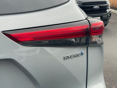 2022 Toyota Highlander Hybrid Bronze Edition
