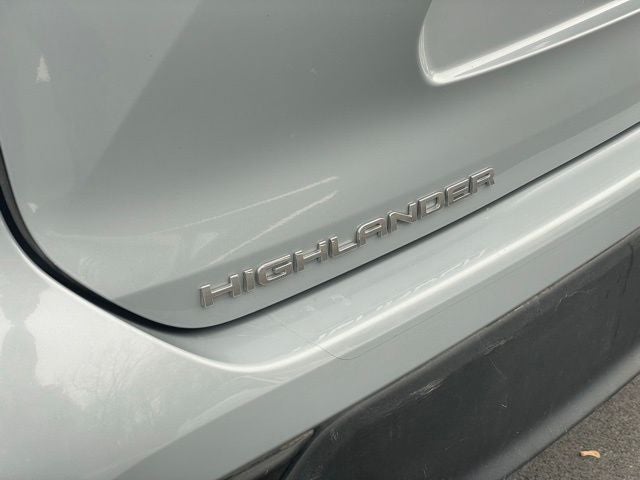 2022 Toyota Highlander Hybrid Bronze Edition