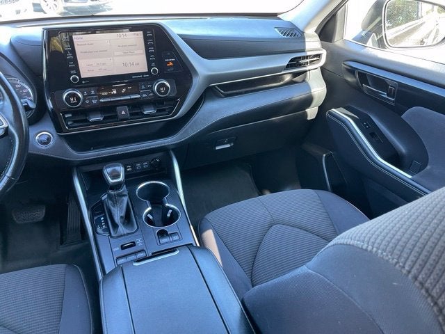 2022 Toyota Highlander LE