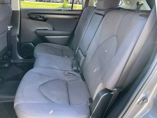2022 Toyota Highlander LE