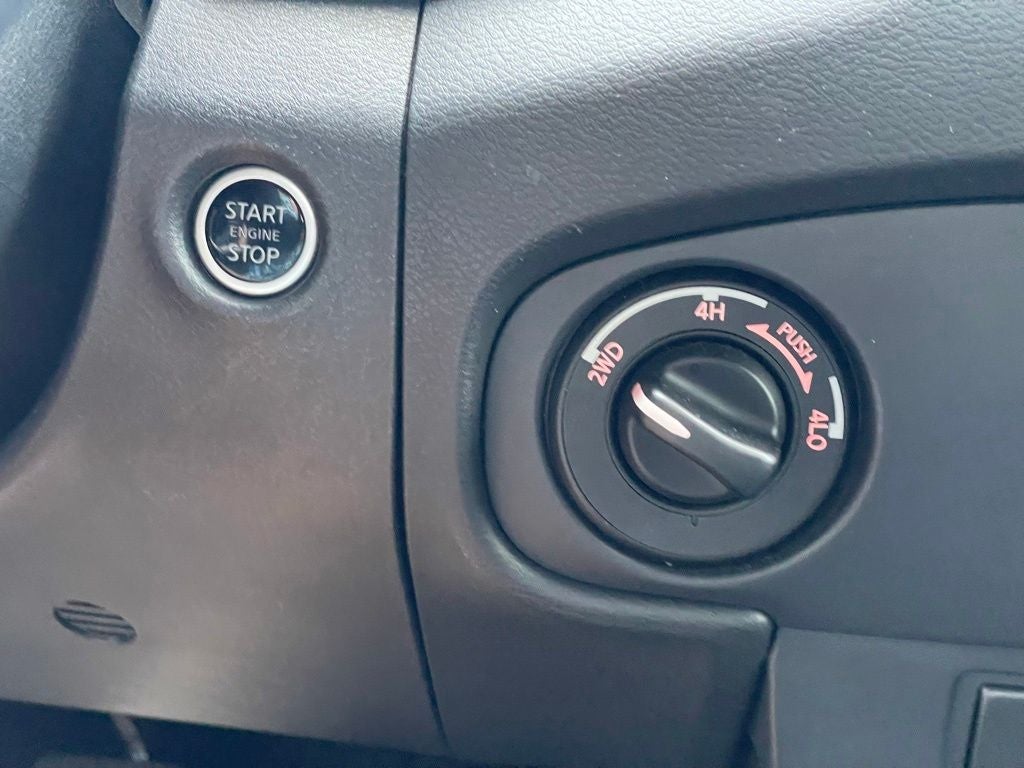 2023 Nissan Frontier SV