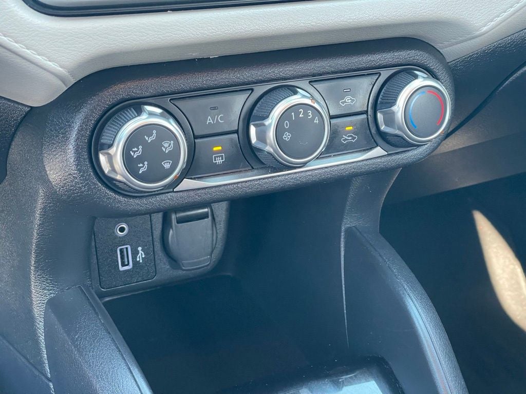 2022 Nissan Versa 1.6 SV