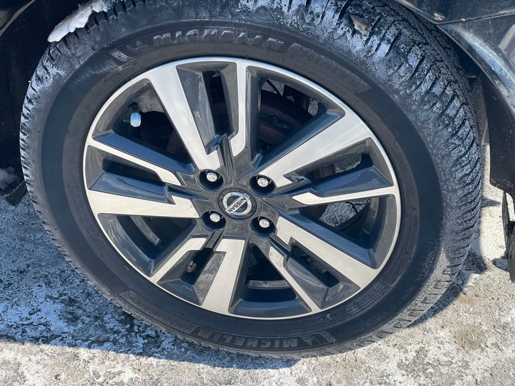 2022 Nissan Versa 1.6 SV