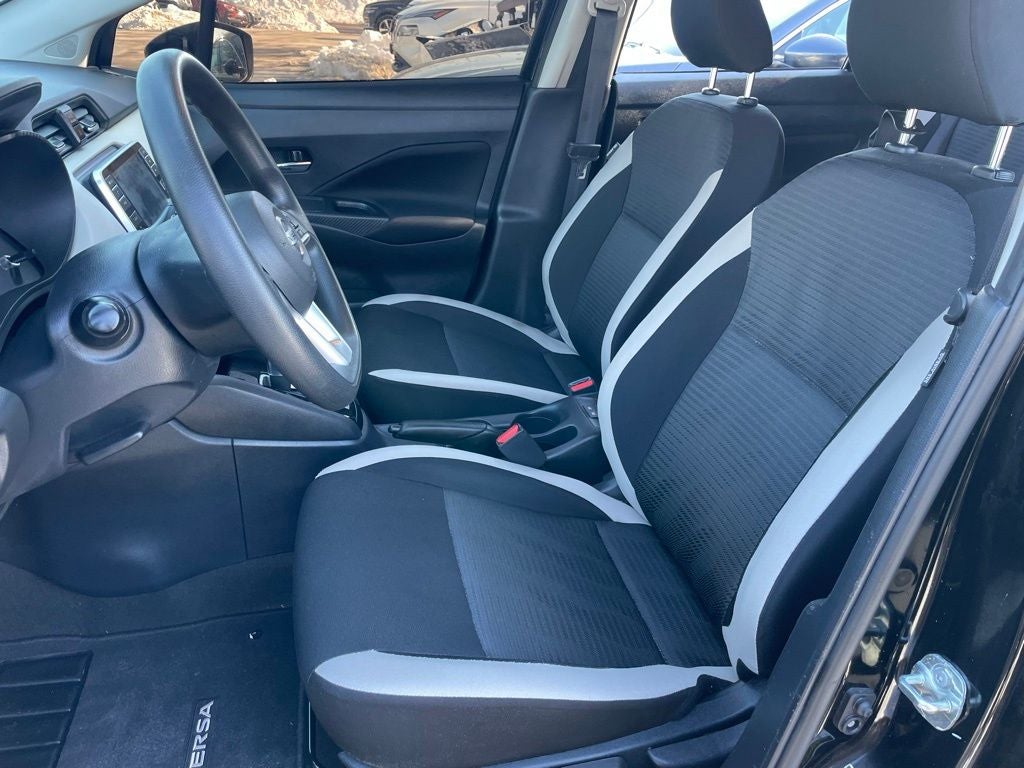 2022 Nissan Versa 1.6 SV