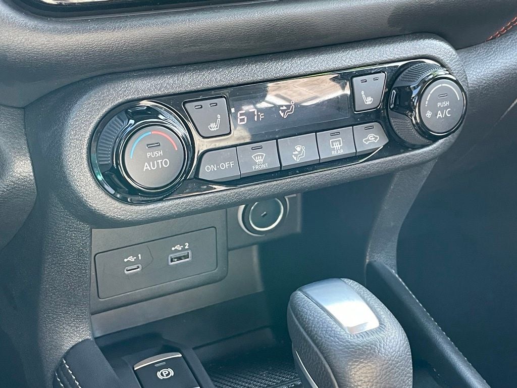 2023 Nissan Kicks SR