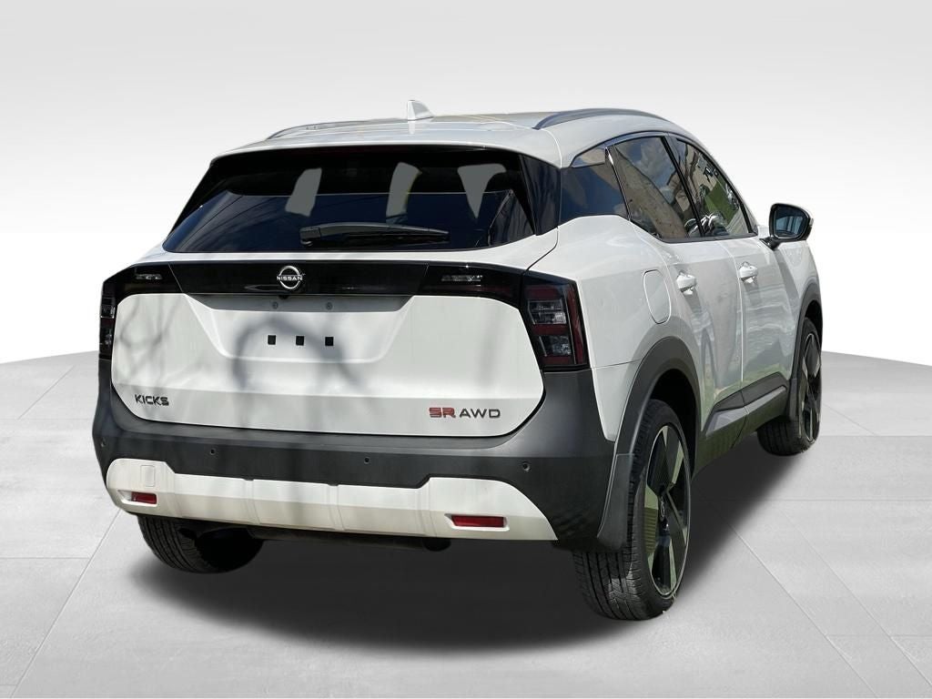 2025 Nissan Kicks SR
