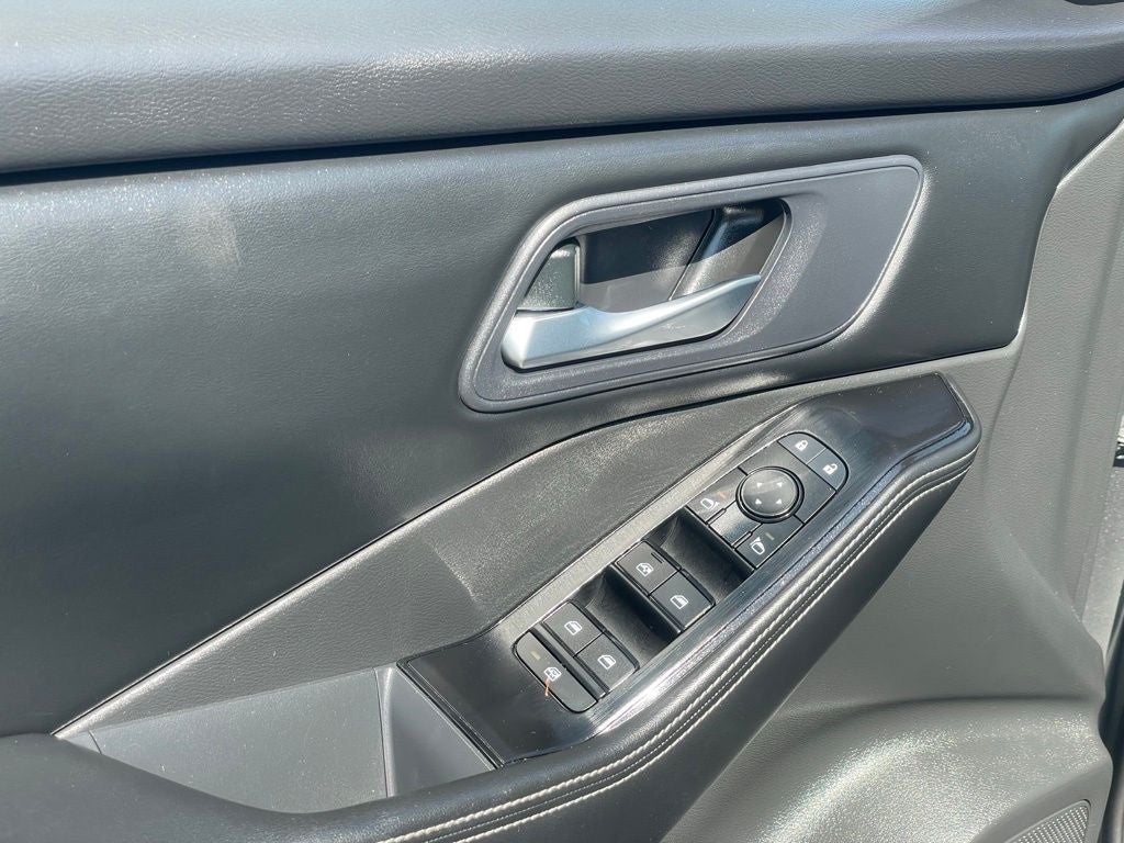2024 Nissan Rogue SV Cloth Seating