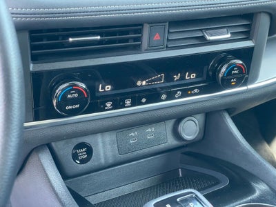 2024 Nissan Rogue SV Cloth Seating