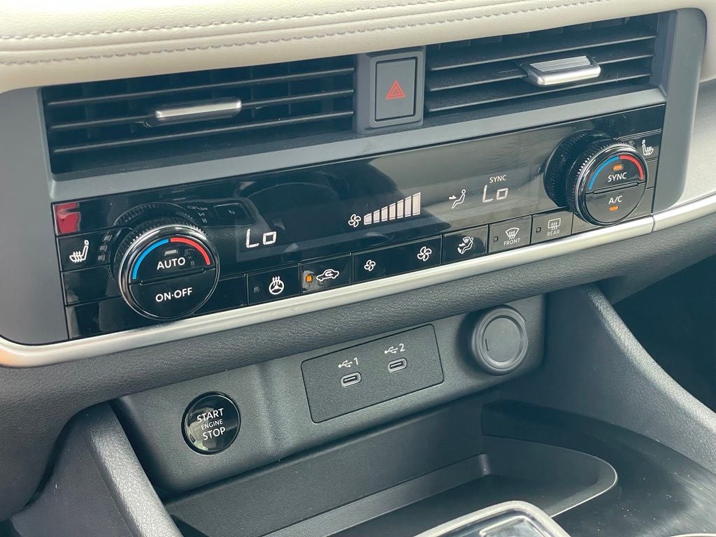 2024 Nissan Rogue SV Premium